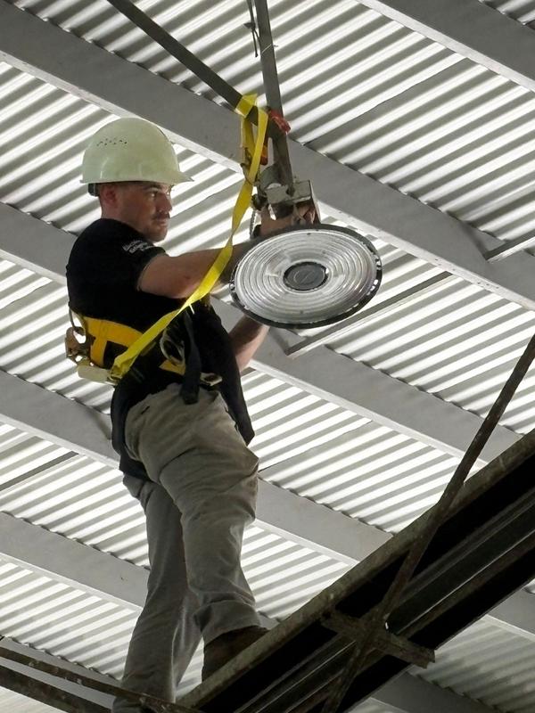 Instalación de iluminación industrial